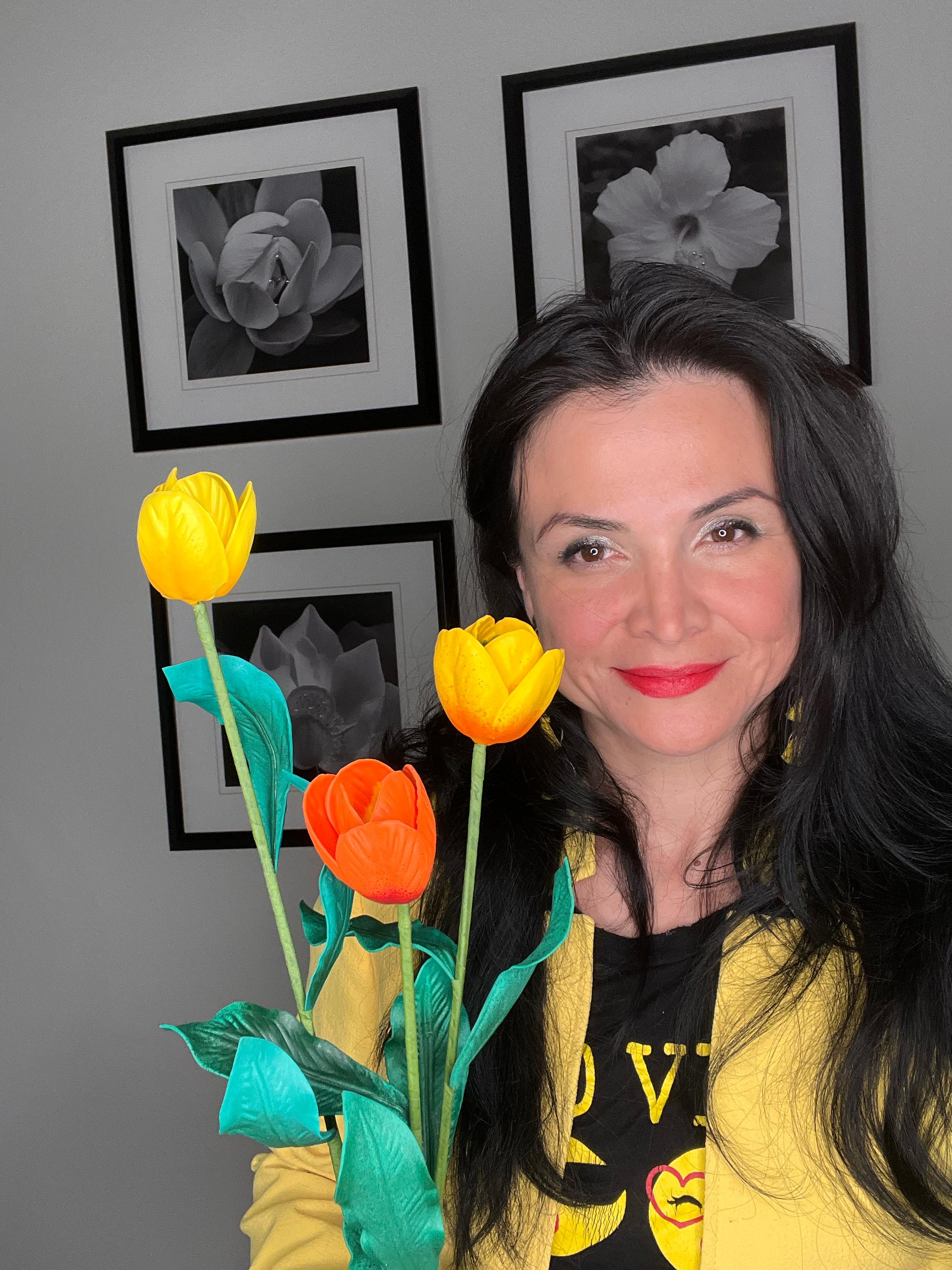 Real touch Dutch tulip foam flower kit — DIY bouquet of yellow and orange lifelike foam tulips (tulipán)